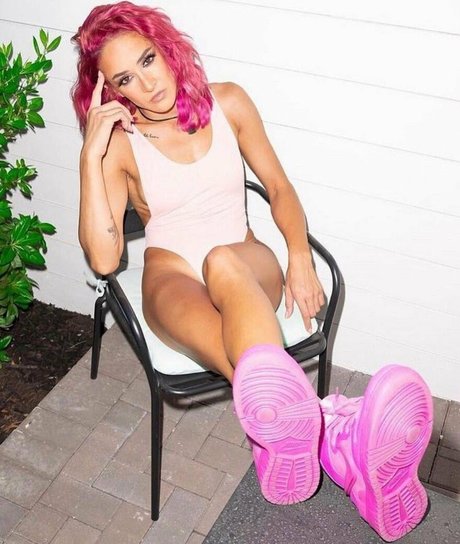 Nina nvk star érotique collection