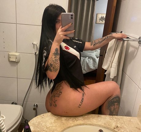 Karlla Fariaz art star du porno image