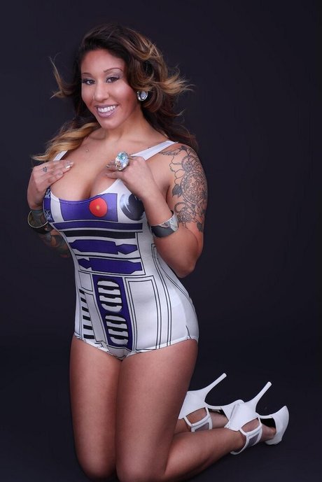 Lexi Layne haut modèle images