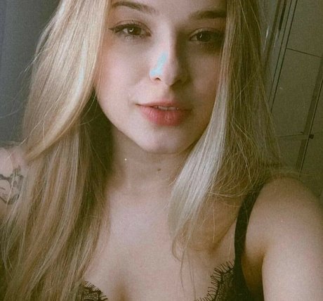 Rafaela Riggs joli modèle galeries