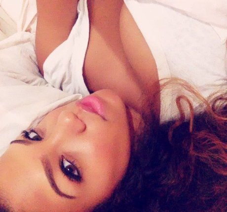 Tiona Fernan modèle sympa des photos