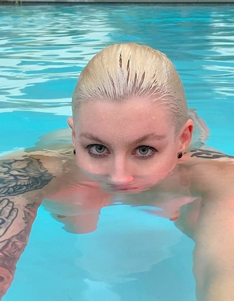 CBG19 modèle pornographique image