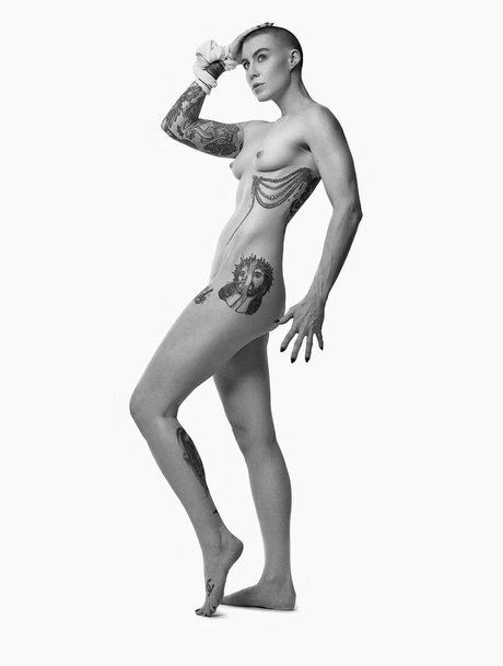 CBG19 actrice pornographique galerie