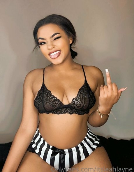 chaton courbé onlyfans art xxx photo