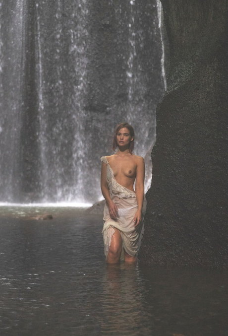 Ishh modèle érotique photo