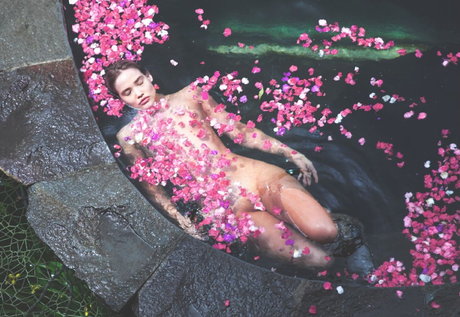 Ishh modèle parfait photos