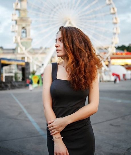 Ave Maria star érotique galerie