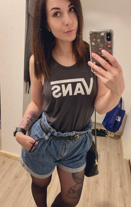 romisu star du porno en haute qualité photos