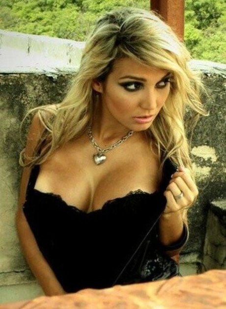 Monica Campagnuolo belle star du porno photos