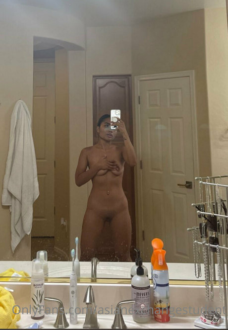 Asianexchangestudent modèle chaud galeries