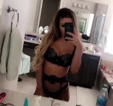 Juliannee modèle xxx img