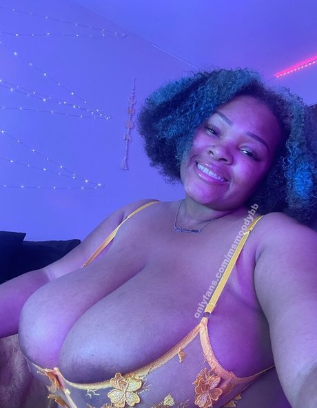 MsMoodyBB modèle meilleur photo