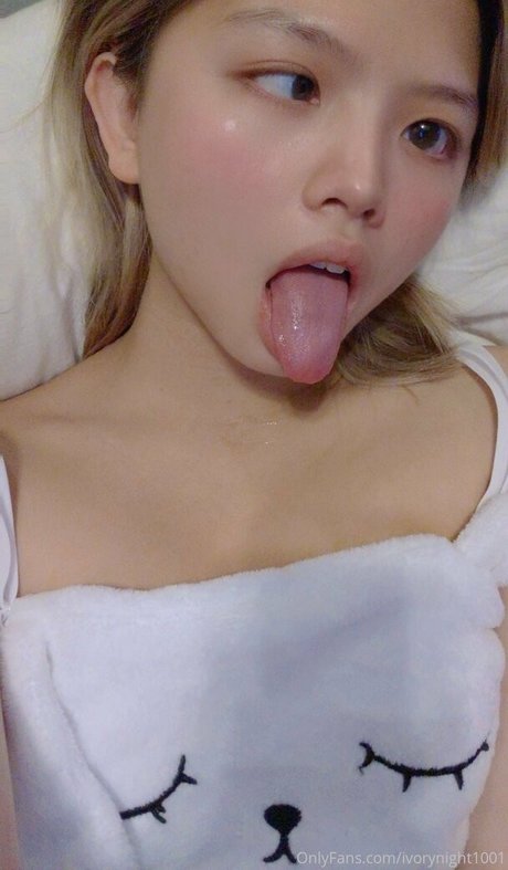 IovryXNight actrice adulte des photos