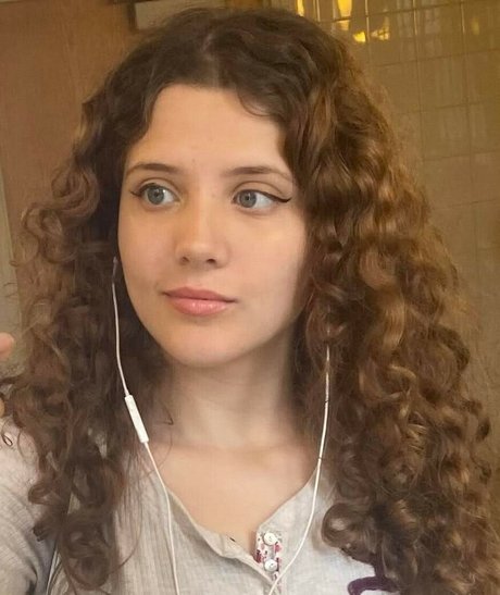 ApartmentFluffy7589 modèle hd des photos