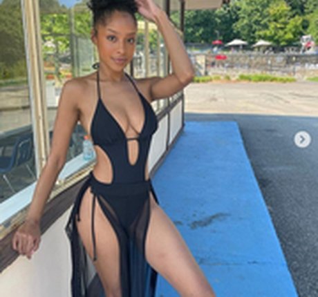 Nikkivictoria star du porno belle des photos