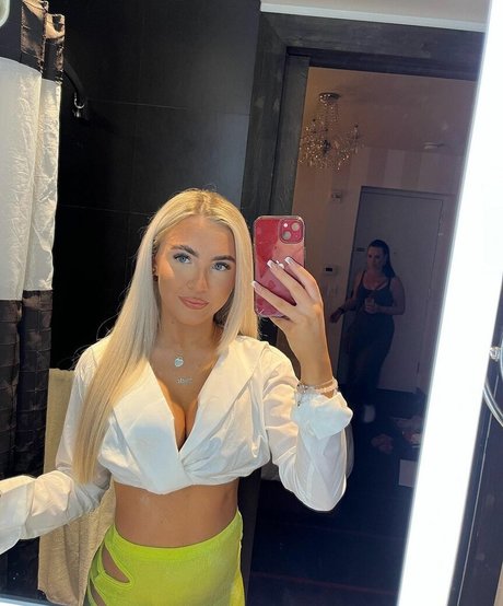 Beth Tucker modèle érotique galeries