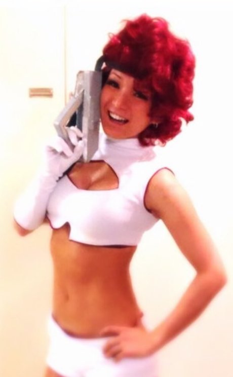 Reina Scully star du porno belle des photos