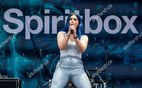 WomenMetal modèle artistique archive