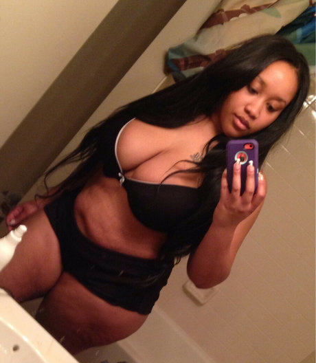 beautifulflowerchild actrice sexy photo