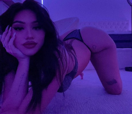 Champggne actrice de nus img