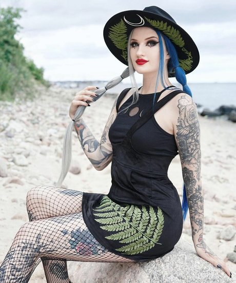 BlueAstrid modèle de haute qualité photos