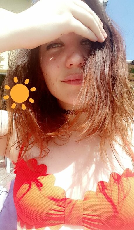 Aayley modèle adulte photos