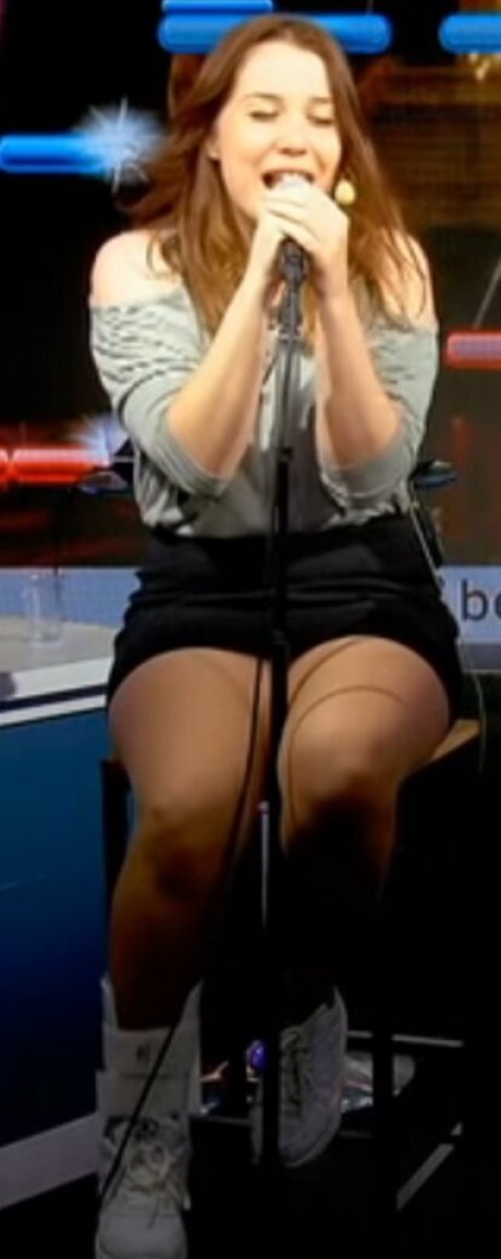 Aayley étoile adulte images