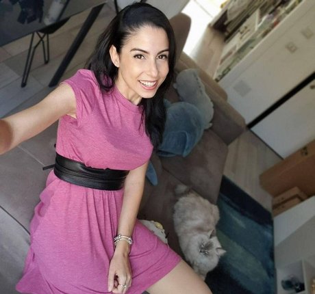 Kurolily étoile nue photos