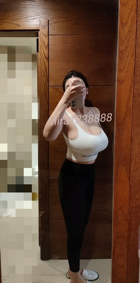 Mira1238888 modèle porno photos