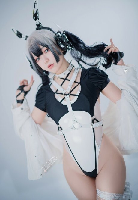 Ely Cosplayer modèle de sexe archive