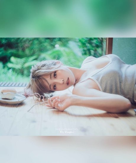 Ely Cosplayer star du porno hd image