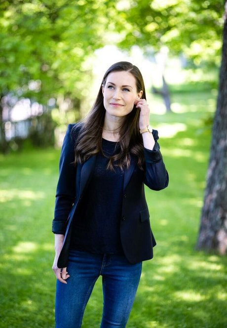 Sanna Marin star du porno érotique galeries