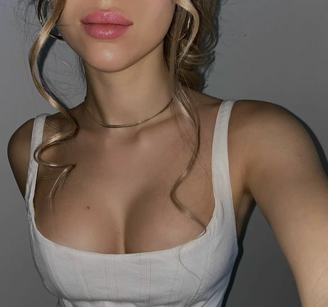 badassarina modèle artistique archive