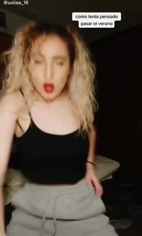 uxiaa 16 modèle adulte photo