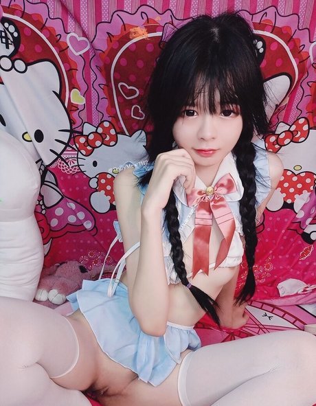 DollyMew modèle adulte img