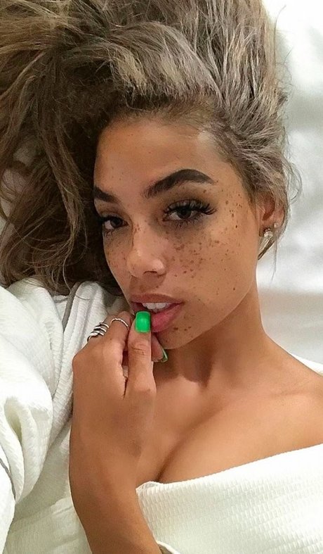 Alysse Joyner actrice sexy galerie