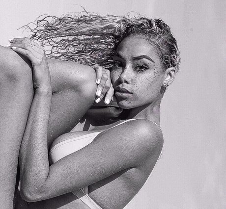 Alysse Joyner haut modèle images