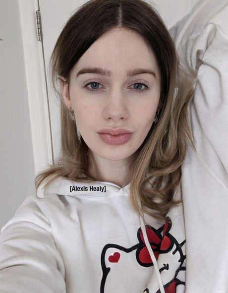 gros seins maigres onlyfans belle définition image