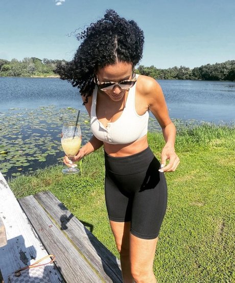 chatte solo uniquementfans haute qualité meilleur images