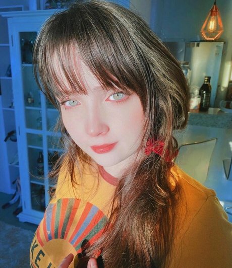 Isis Vasconcelllos modèle pornographique collection