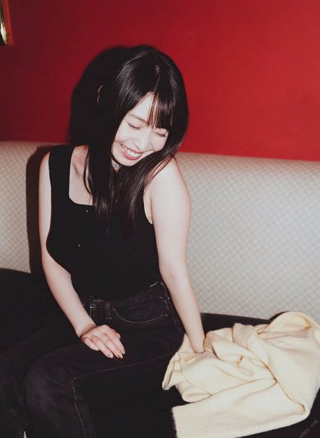 Aika Yumeno meilleure actrice photos