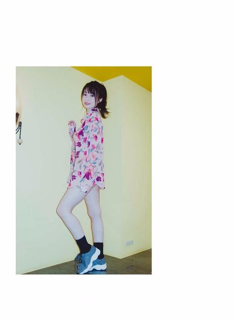 Aika Yumeno art modèle des photos