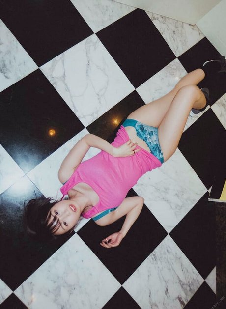 Aika Yumeno star du porno adulte image