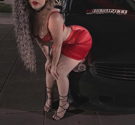 bottes onlyfans assez nue img