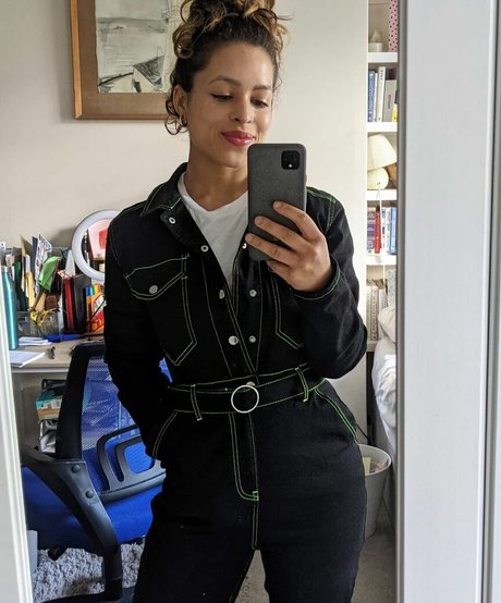 Moya Lothian McLean star du porno nue images