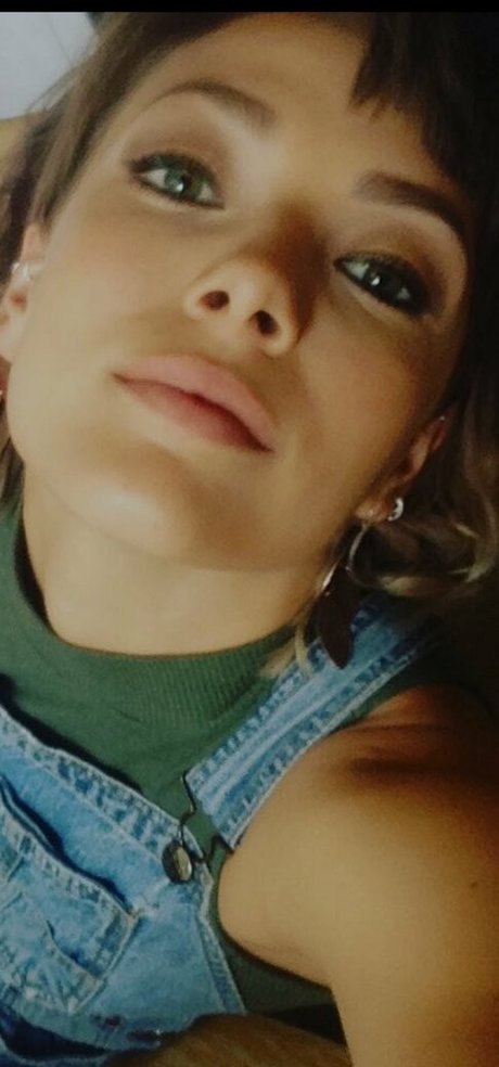 belle-fille onlyfans sexy image