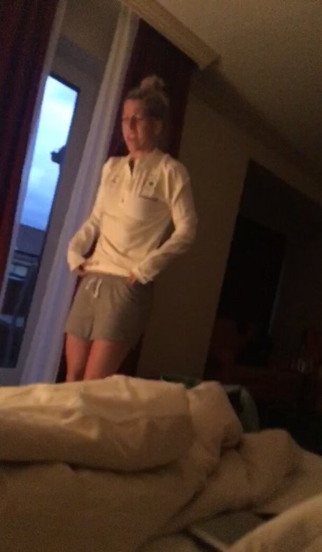 Julia Simic star du porno gratuite galerie