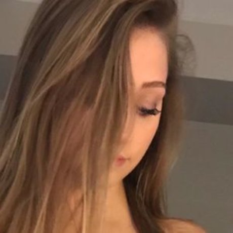 Tittiebounce star du porno belle images