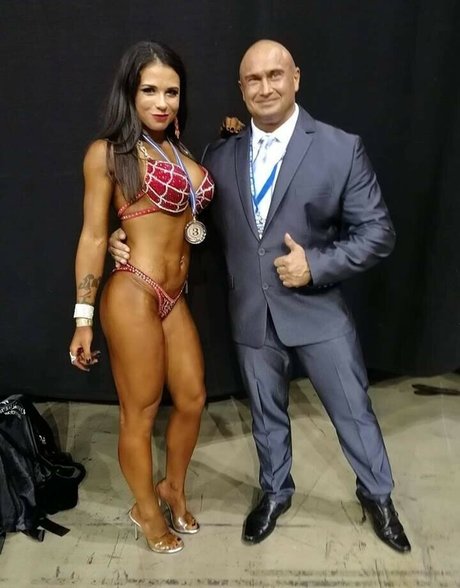 blonde étudiante onlyfans hd jolie img