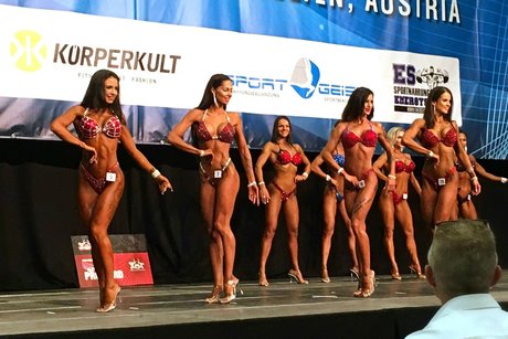 Mira Cuckold actrice exclusive collection